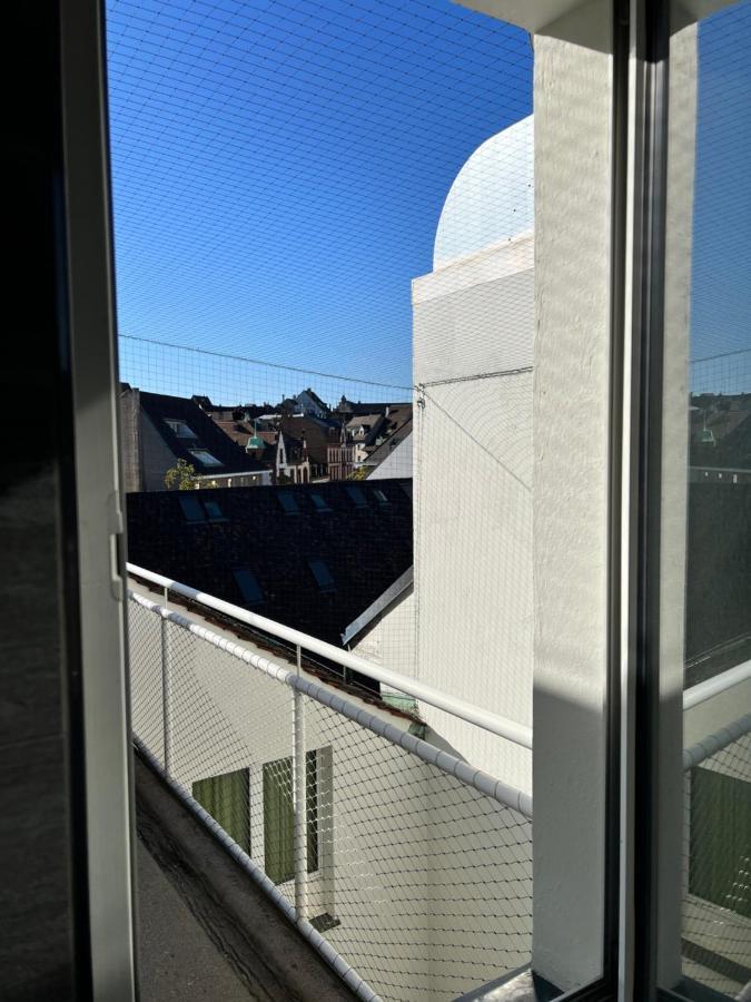 City Center Rooftop Studio With Oldtown View Basel Bagian luar foto